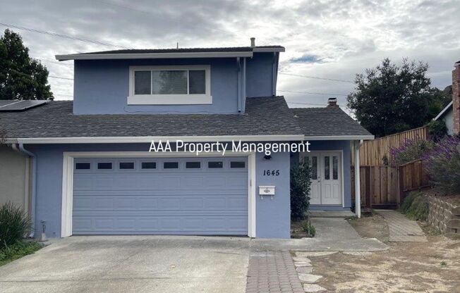 Martinez Beautiful fully remodeled 3 bedroom 2.5 bath duet w/ 2 car garage!