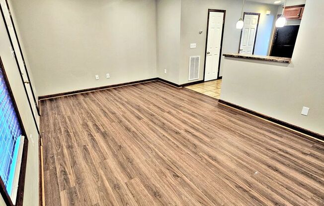 (RCH-100) Gaslight Court