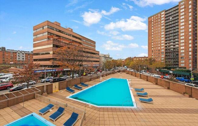 2 beds, 1 bath, 1,000 sqft, $4,250, Unit 11H