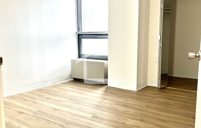 270 Babcock St 015b