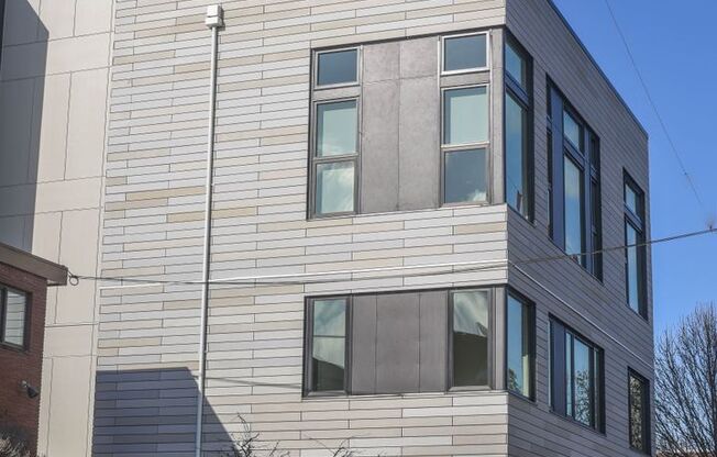 Studio, 1 bath, 246 sqft, $1,233, Unit 106