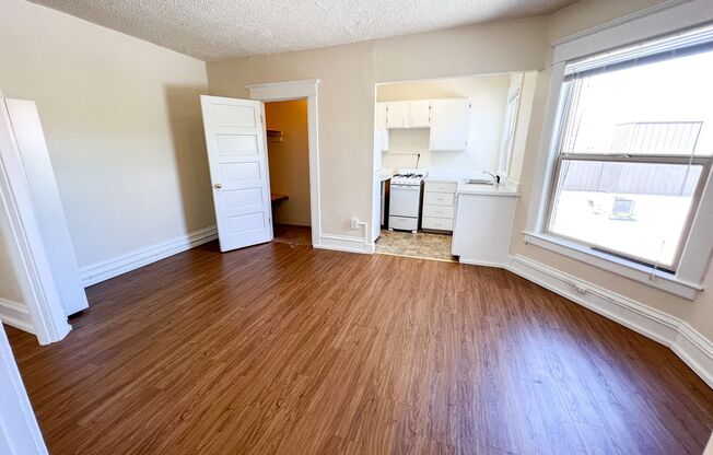 1 bed, 1 bath, 410 sqft, $1,795, Unit 301