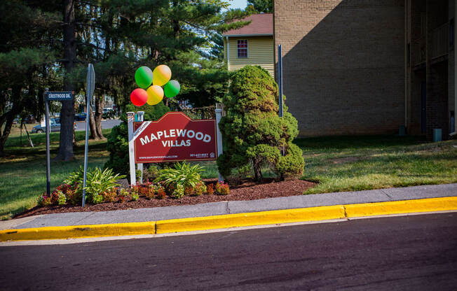 Maplewood Villas Apartments Signage 18