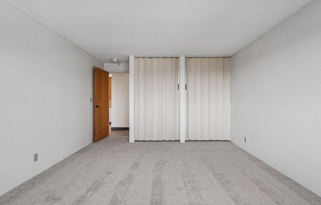 1 bed, 1 bath, 555 sqft, $1,180, Unit 303