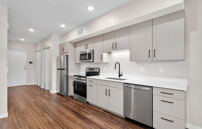 Studio, 1 bath, 500 sqft, $1,040, Unit 238