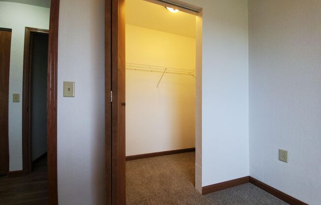 1 bed, 1 bath, 750 sqft, $800, Unit 253 #12