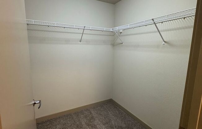 2 beds, 2 baths, 1,057 sqft, $1,646, Unit 89