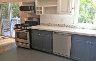 Beautiful 4 Bedroom Gem – Walk to Juanita Beach! Special Price + Dec 15 Move-In Incentive!