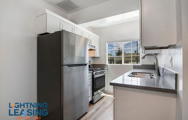 10521 1/2 S FIGUEROA ST