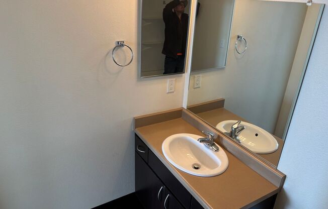 Studio, 1 bath, 533 sqft, $1,275, Unit Unit 124