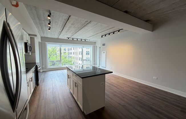2 beds, 2 baths, 908 sqft, $3,700, Unit 952-402