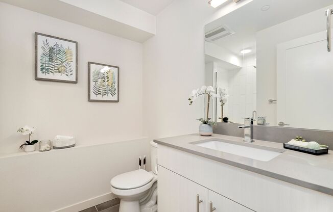 Ballard 3bd/3ba, Modern, Rooftop Deck