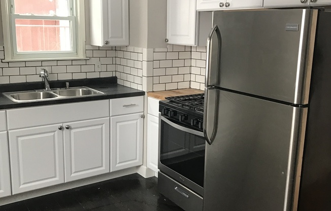 3 beds, 1 bath, $1,900