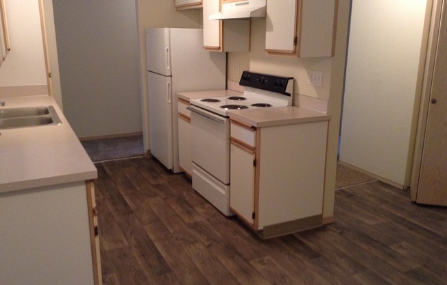 WALLACE PARK APARTMENTS (03)