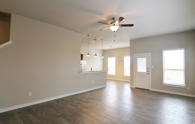 Rare 4 Bedroom at Creekside Crossing / Fridge , Washer & Dryer Included / Fenced in Yard / CISD