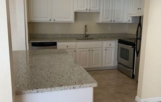 2nd story, 2/1, updated unit on the Winter Park/Maitland border!!