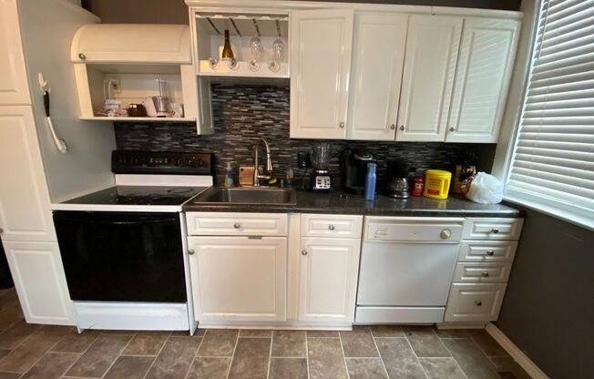 3 Bedroom House in Clifton Located Near UC's Campus