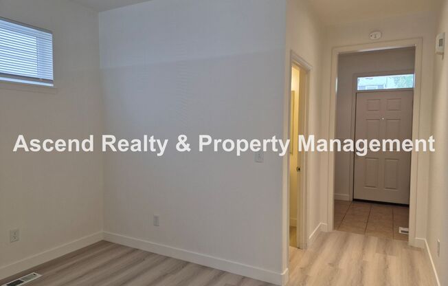 Available NOW! Updated in Arbor Roses 3Bed/2.5Bath New Floors, Paint & Blinds Fenced Yard 1 or 2 Small Dogs Allowed