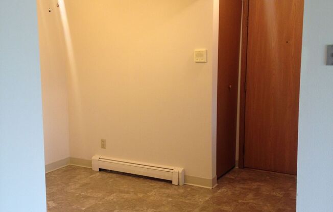 2 beds, 1 bath, 800 sqft, $1,019, Unit 8034 - 202