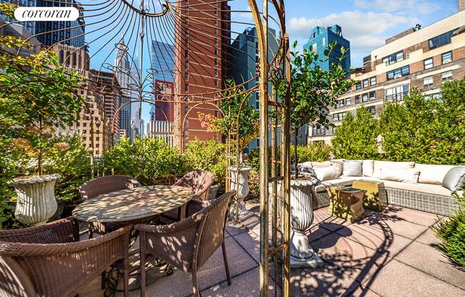 1 bed, 1 bath, $7,500, Unit PH2