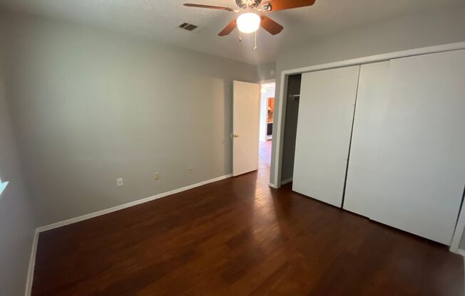 2 beds, 1 bath, 831 sqft, $1,495, Unit Unit B