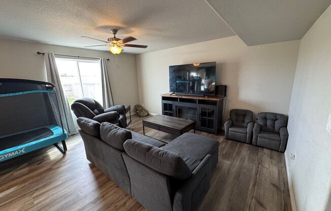 Beautiful 3 Bedroom, 2.5 Bathroom Rental Home