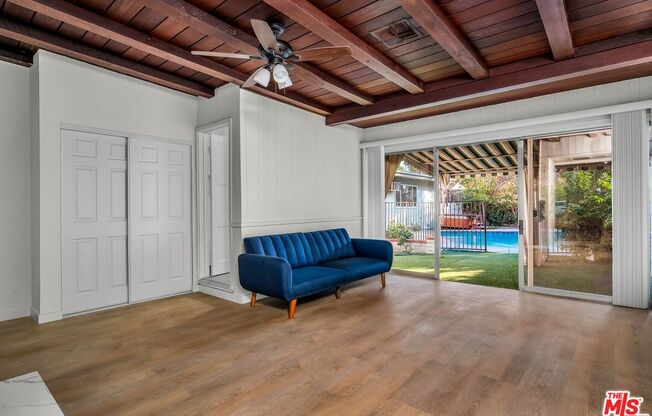 13768 ERWIN ST