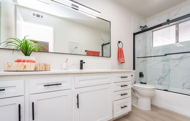 1 bed, 1 bath, 734 sqft, $1,575, Unit 5