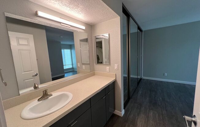 2 beds, 1 bath, 821 sqft, $2,760, Unit B027