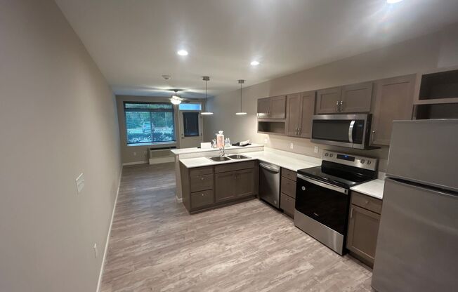 Studio, 1 bath, 500 sqft, $995, Unit 18