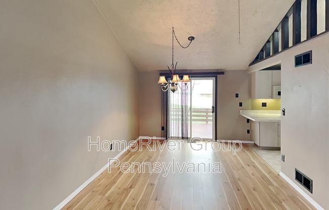 112 KAREN DR