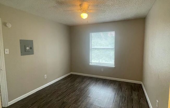 1 bed, 1 bath, 419 sqft, $1,100, Unit 224