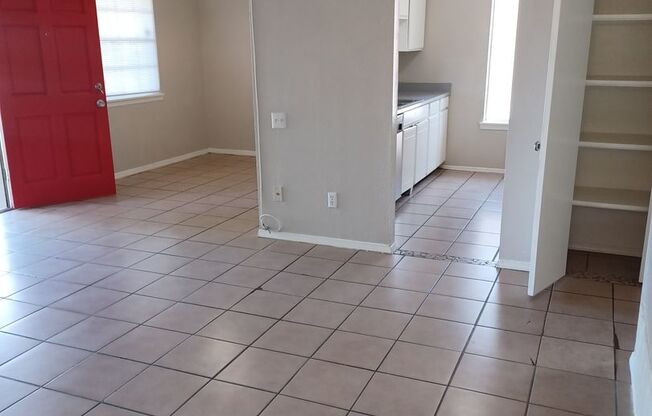 3 beds, 2 baths, 1,320 sqft, $1,320, Unit 79