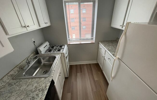 1 bed, 1 bath, 600 sqft, $1,339, Unit 5627 Rippey St. #C4