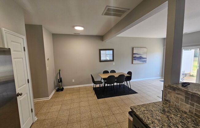3 beds, 2.5 baths, 1,550 sqft, $1,825, Unit 3061