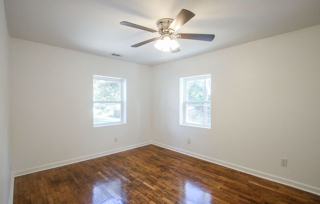 Spacious 2-Bedroom, 1-Bath Home in Savannah, GA