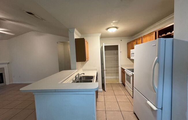 nice and quiet condo in desirable New Tampa near I-75 and USF