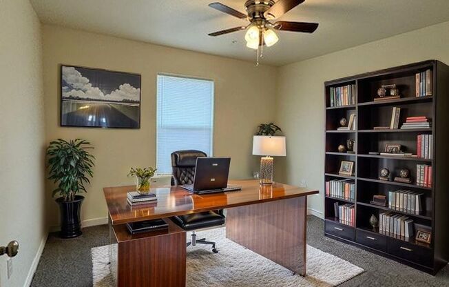 3 beds, 2 baths, 1,300 sqft, $1,675, Unit 163