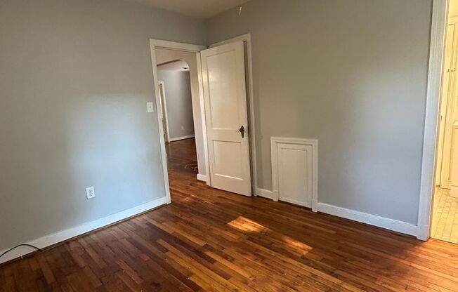 3 beds, 1 bath, $1,650