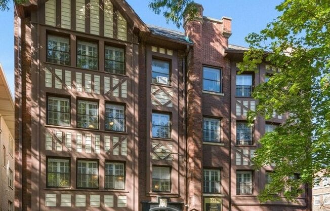 Studio, 1 bath, 450 sqft, $1,197, Unit 206