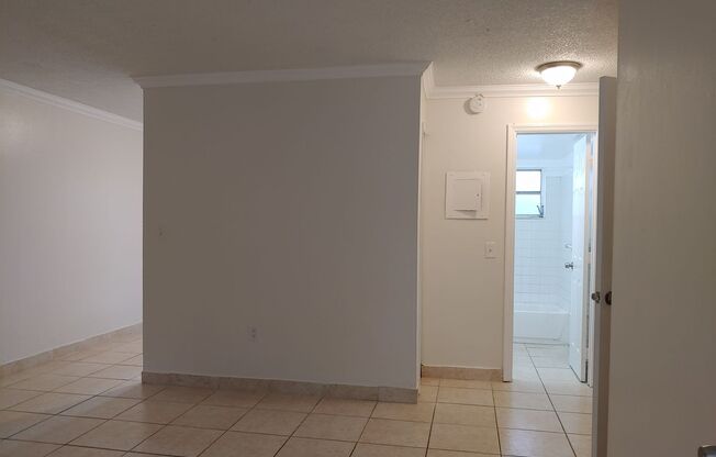 658 NW 1 ST