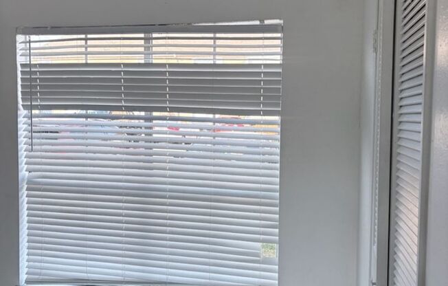 3 beds, 2 baths, $1,200, Unit # 2707