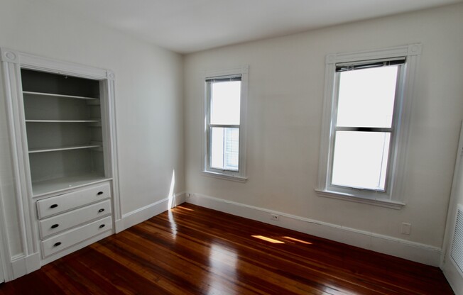 299 LEXINGTON ST