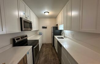 3 beds, 1 bath, $1,625, Unit 308