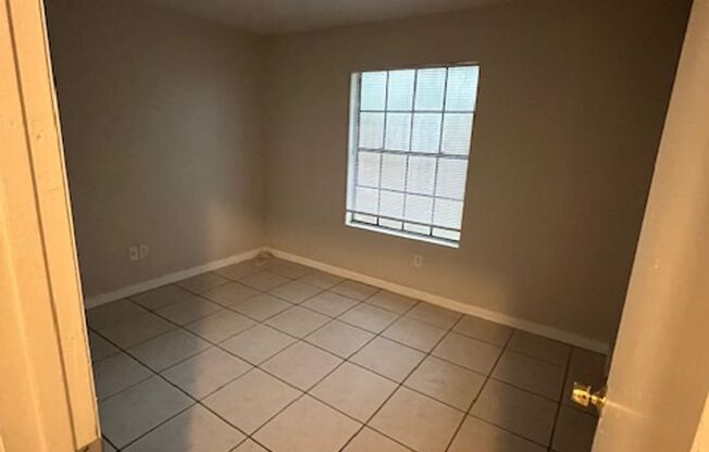 2 beds, 1 bath, $1,150