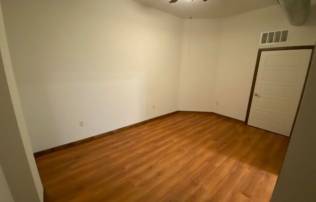 2 beds, 1.5 baths, 1,315 sqft, $1,650, Unit Unit 313