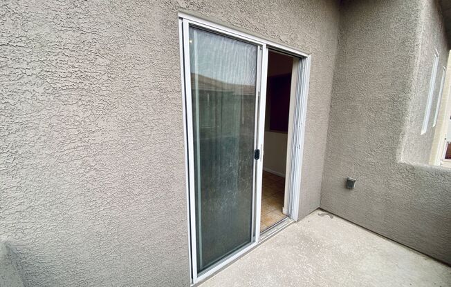 3 beds, 3 baths, $2,050