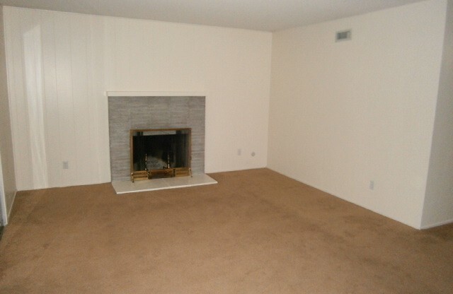 3 Bedrooms/2 Bathrooms Single Story Home in San Diego