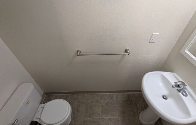 3 beds, 1.5 baths, 1,500 sqft, $1,995, Unit 2802-5