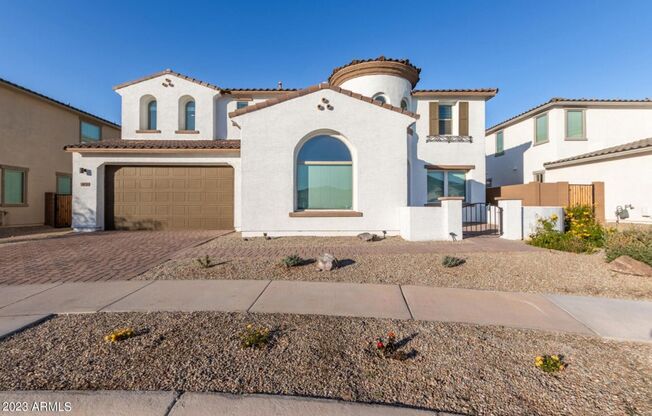 Breathtaking 5 bedroom home in Surprise!
